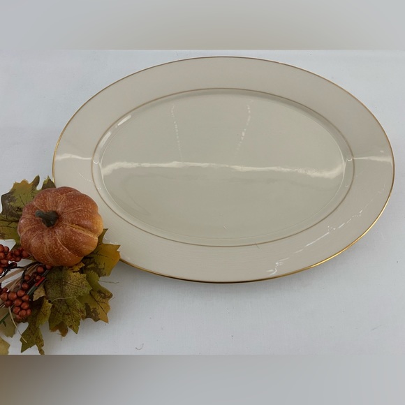 Lenox Hayworth Ivory China Platter with Gold Rim - Picture 1 of 8